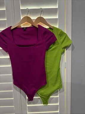Express Women's Deep Magenta & Neon Green Scoop Neck Short Sleeve Bodysuit (2)